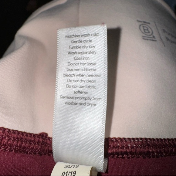 Athleta‎ Asymmetric Elation 7/8 Tight, Red Garnet, Size 1X - Picture 9 of 9